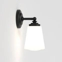 Anton vegglampe for baderom IP44