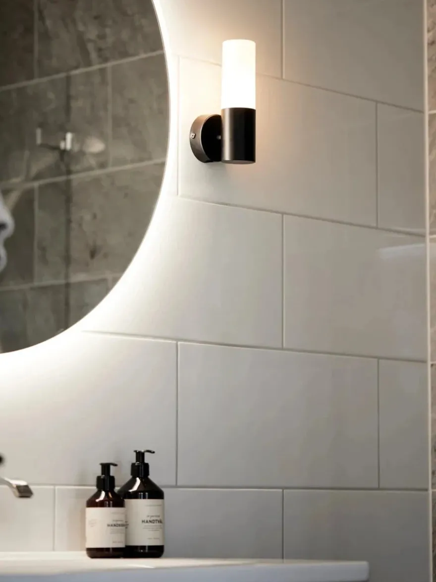 Beta vegglampe IP44 - Svart