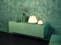 Bloom bordlampe small E27 - Satin sølv/Opal glass