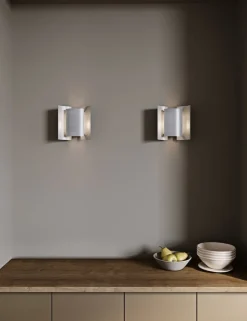 Butterfly vegglampe