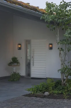 Carpi vegglampe utendørs IP44 - Svart/Klart glass