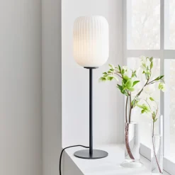 Cava bordlampe - Opalhvit/Svart - Svart / Opal