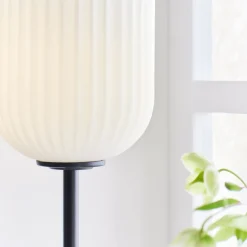 Cava bordlampe - Opalhvit/Svart - Svart / Opal