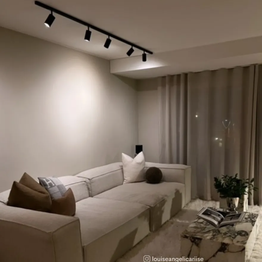 Designline Tube komplett 1.9 meter spotskinne med 5 spotter GU10 - Svart
