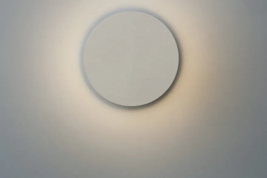 Dot vegglampe 7+3W med dimmer - Hvit