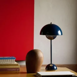 Flowerpot VP3 bordlampe