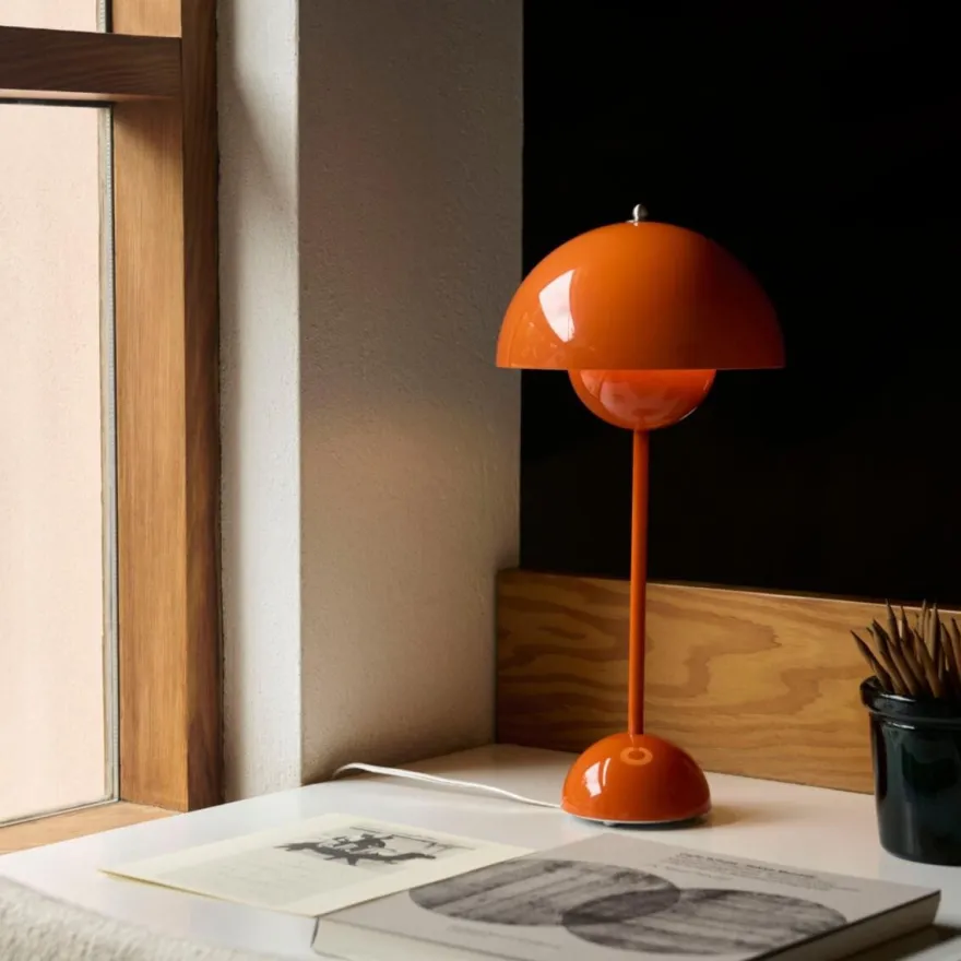Flowerpot VP3 bordlampe