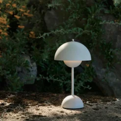 Flowerpot VP9 bærbar bordlampe