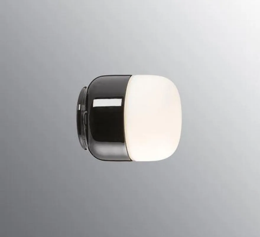 Ifø Ohm 100 / 110 vegg/tak lampe IP44
