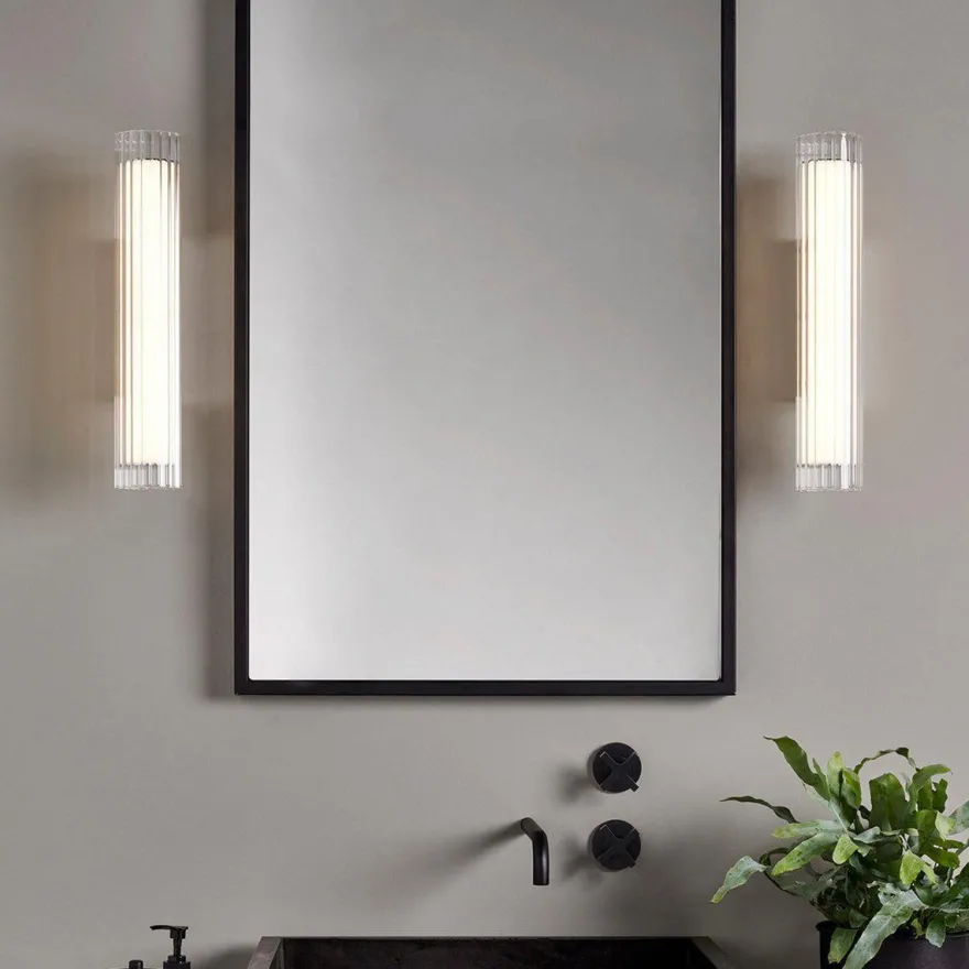 Io 420 vegglampe IP44 - Krom