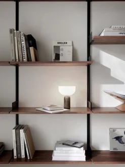 Kizu Portable bordlampe - Grå marmor