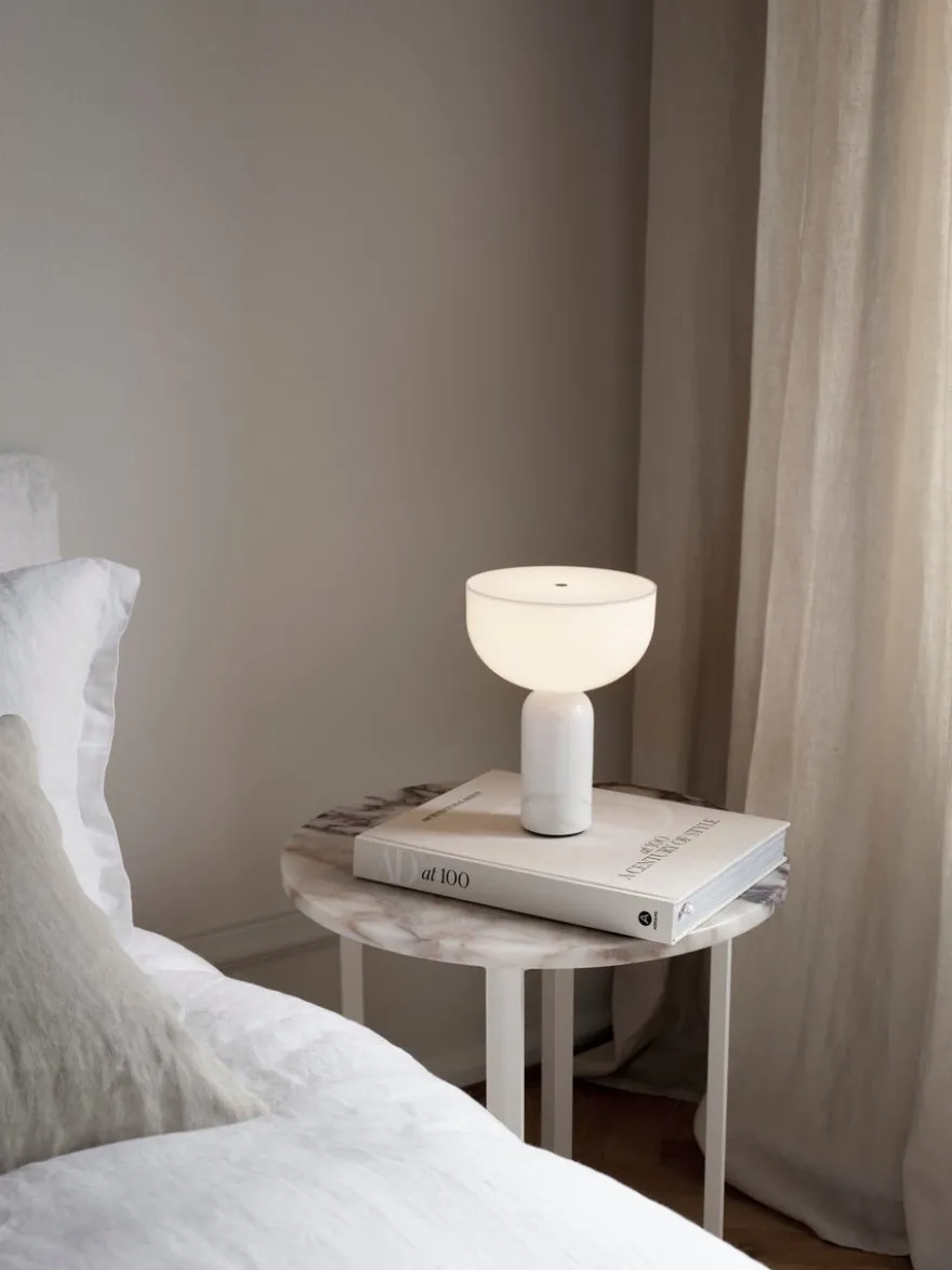 Kizu Portable bordlampe - Hvit marmor