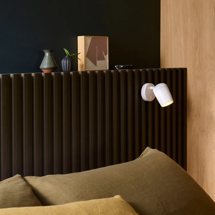 Koto vegglampe med bryter