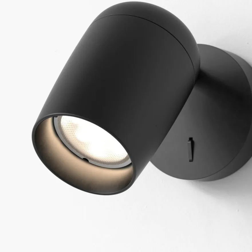 Koto vegglampe med bryter
