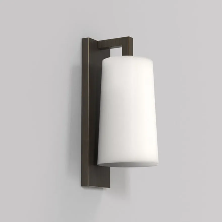 Lago 280 vegglampe IP44 - Bronse/Opal glass skjerm
