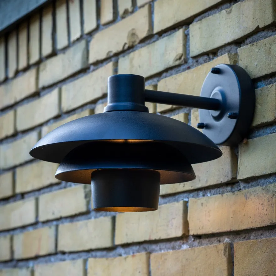 Morph D24 utendørs vegglampe IP44
