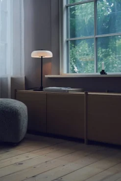 Nuura Blossi bordlampe - svart