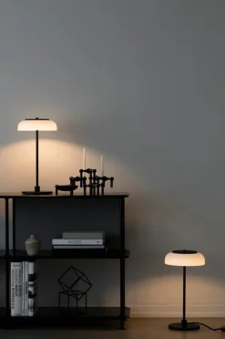 Nuura Blossi bordlampe - svart