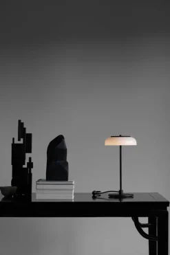 Nuura Blossi bordlampe - svart