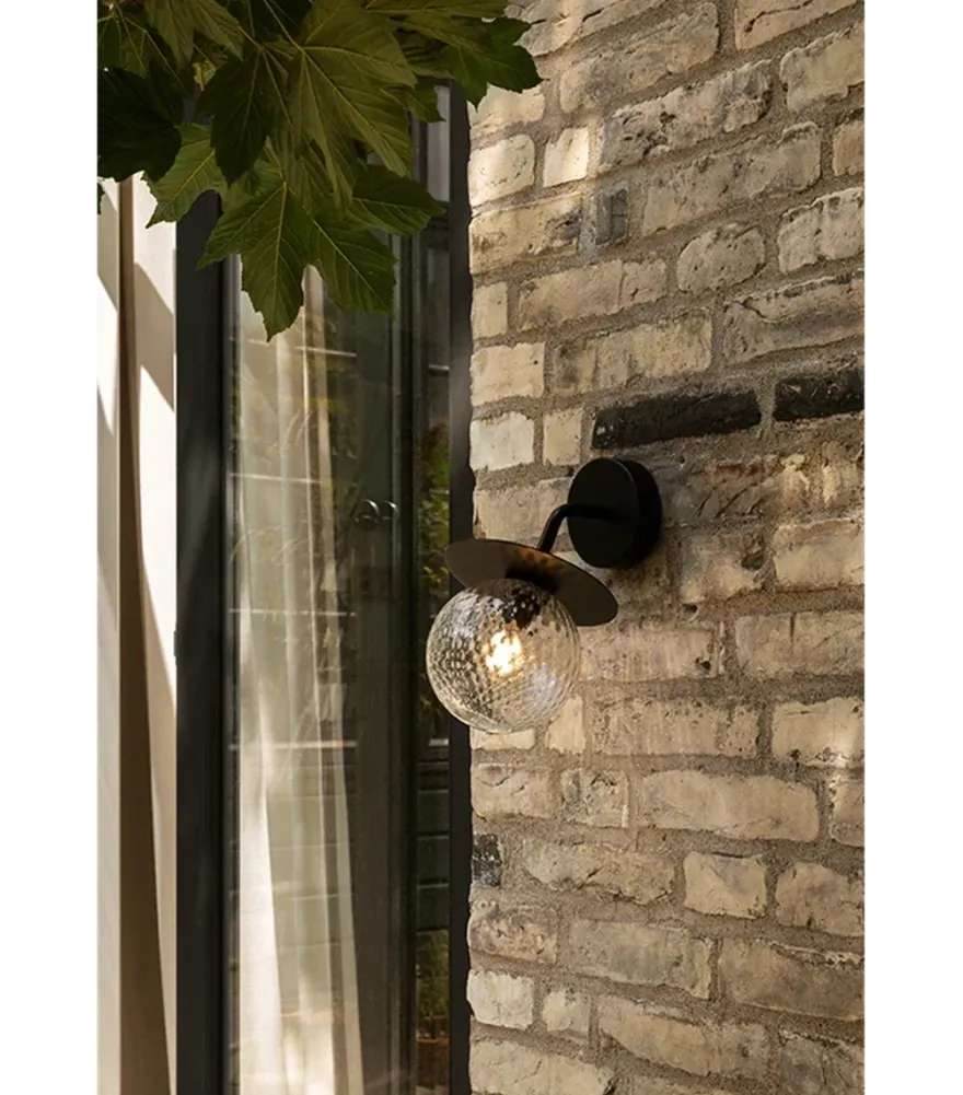 Nuura Liila utendørslampe - svart/optikk