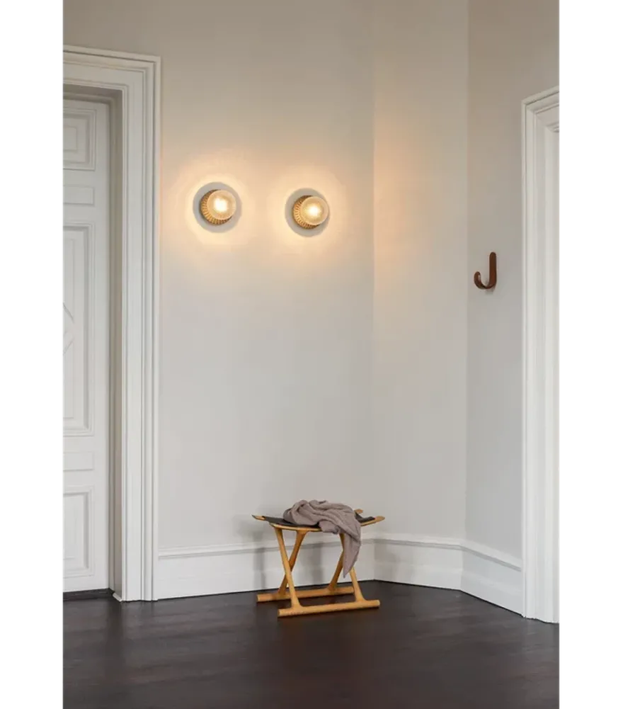 Nuura Liila 1 vegglampe/taklampe - medium - svart / optic