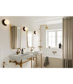 Nuura Liila 1 vegglampe/taklampe - medium - svart / opal glass