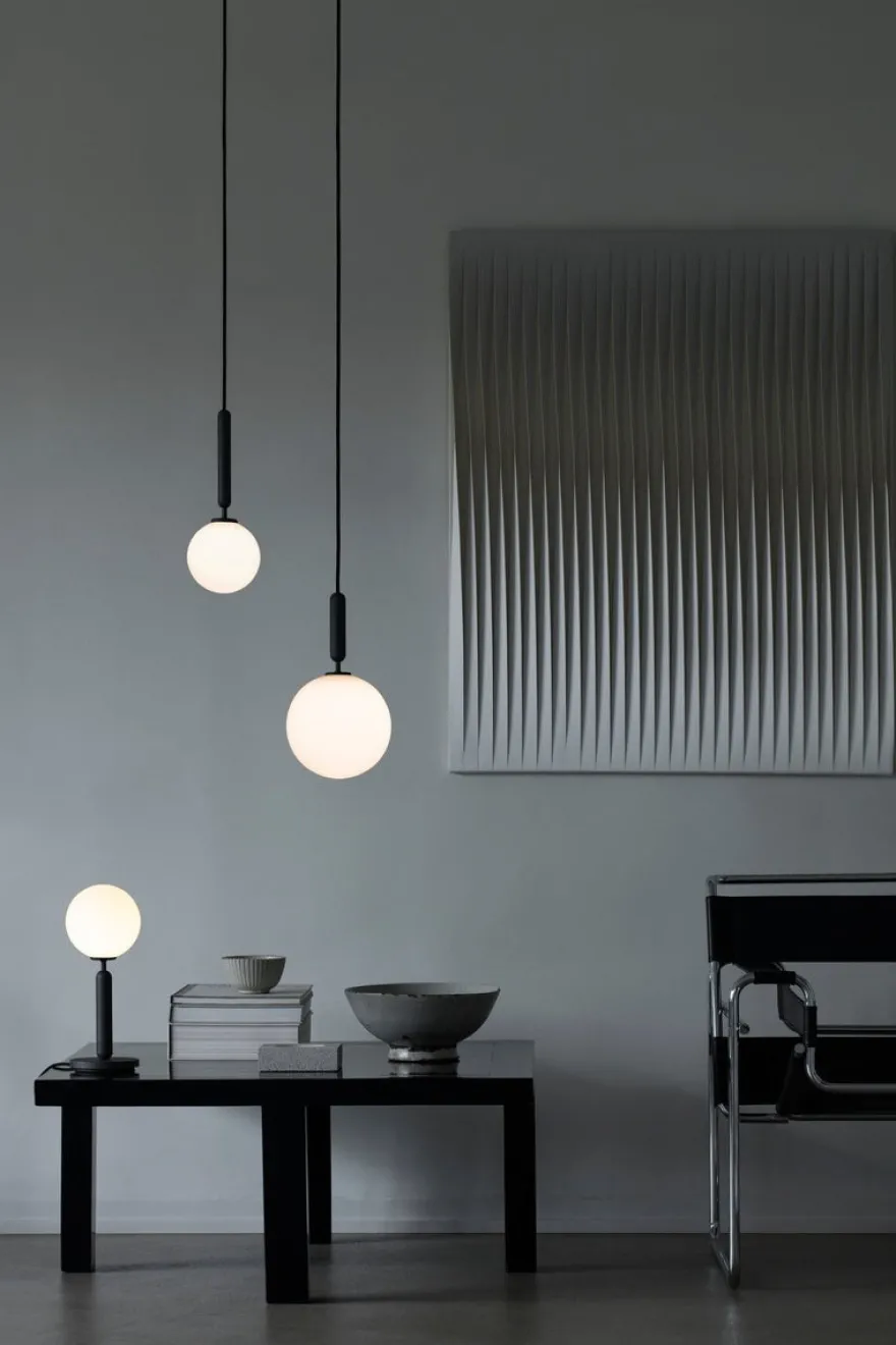 Nuura Miira bordlampe svart / opal