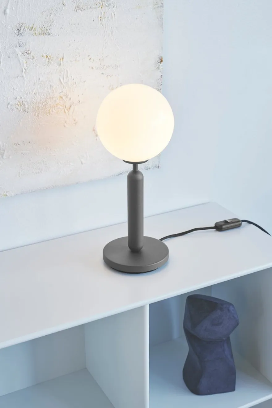 Nuura Miira bordlampe svart / opal