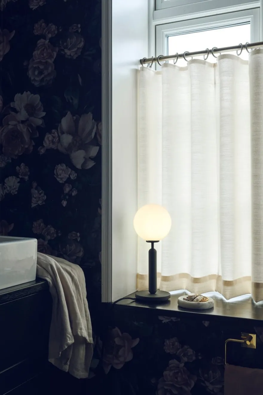 Nuura Miira bordlampe svart / opal