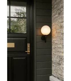Nuura Miira utendørslampe - svart / opal
