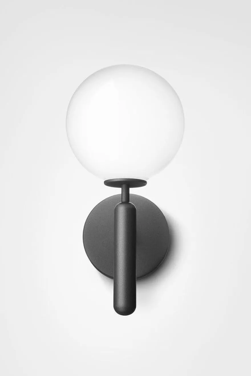 Nuura Miira vegglampe svart / opal