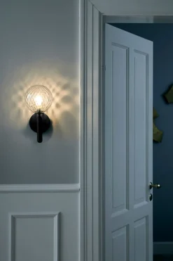 Nuura Miira vegglampe svart / optikk