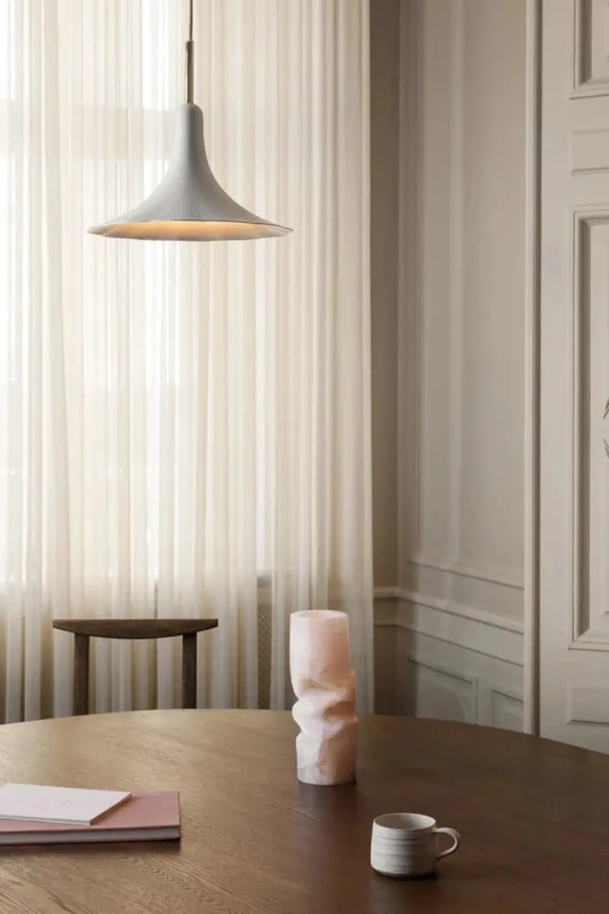Nuura Petalii taklampe Hvit/messing