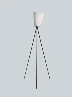 Oslo Wood gulvlampe svart med skjerm