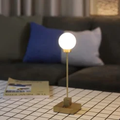 Snowball portable bordlampe