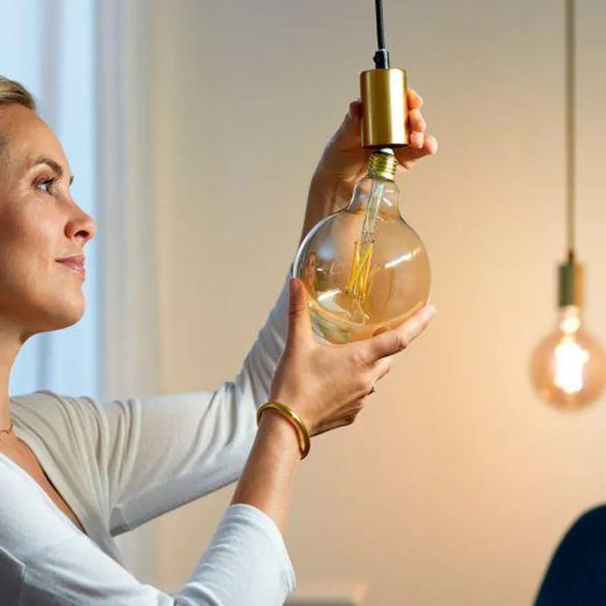 WiZ E27 Lyspære filament G125 6,7W Wifi - Justerbar fargetemperatur 2000-5000 Kelvin